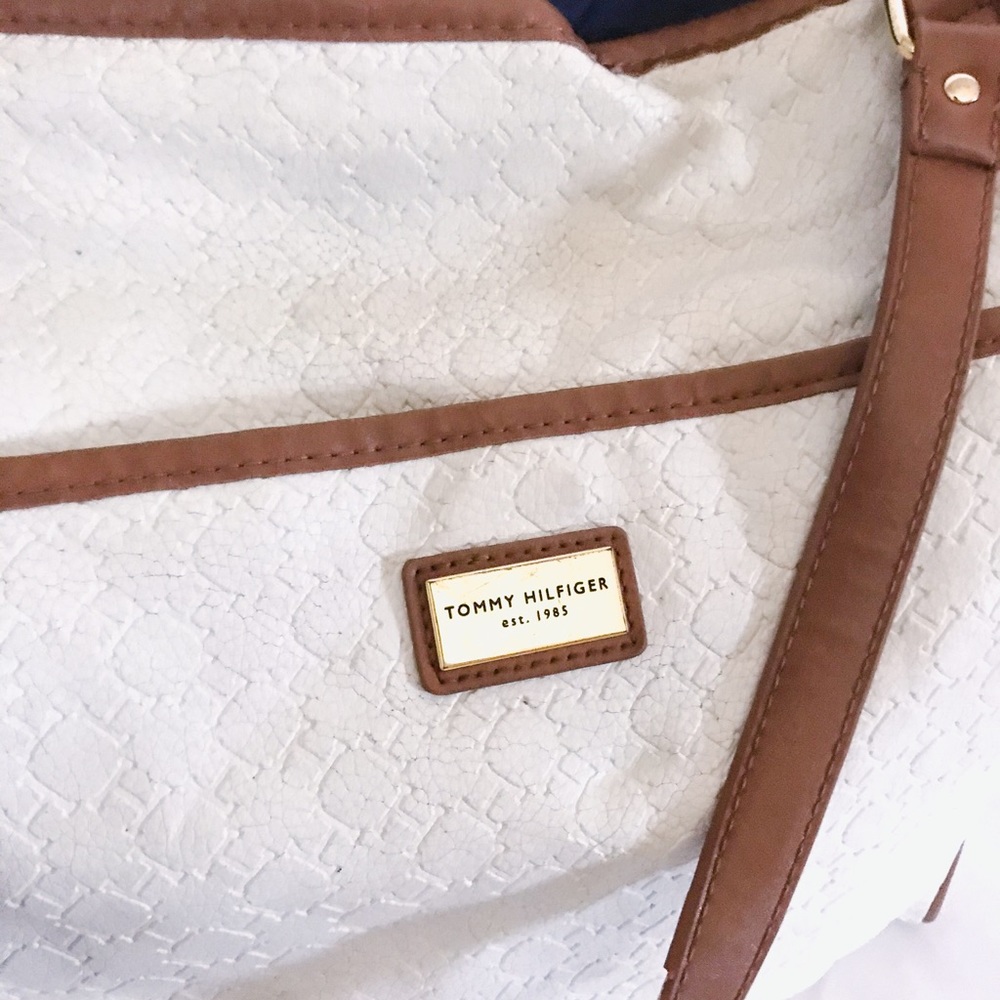tommy hilfiger // white and brown vegan leather tote bag - Picture 8 of 8
